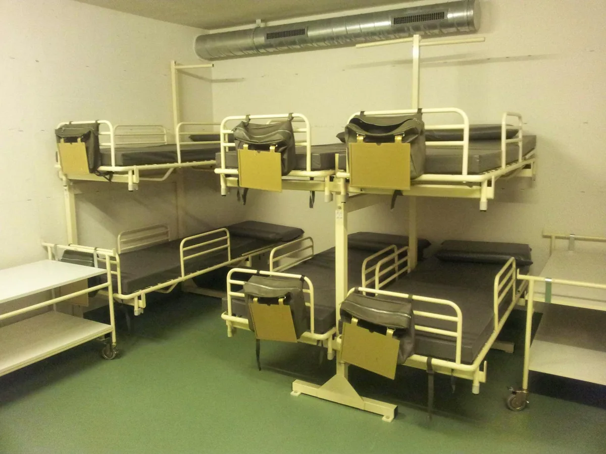 Blick in die Bettenabteilung einer Geschützten Operationsstelle (GOPS) im Kanton St. Gallen.